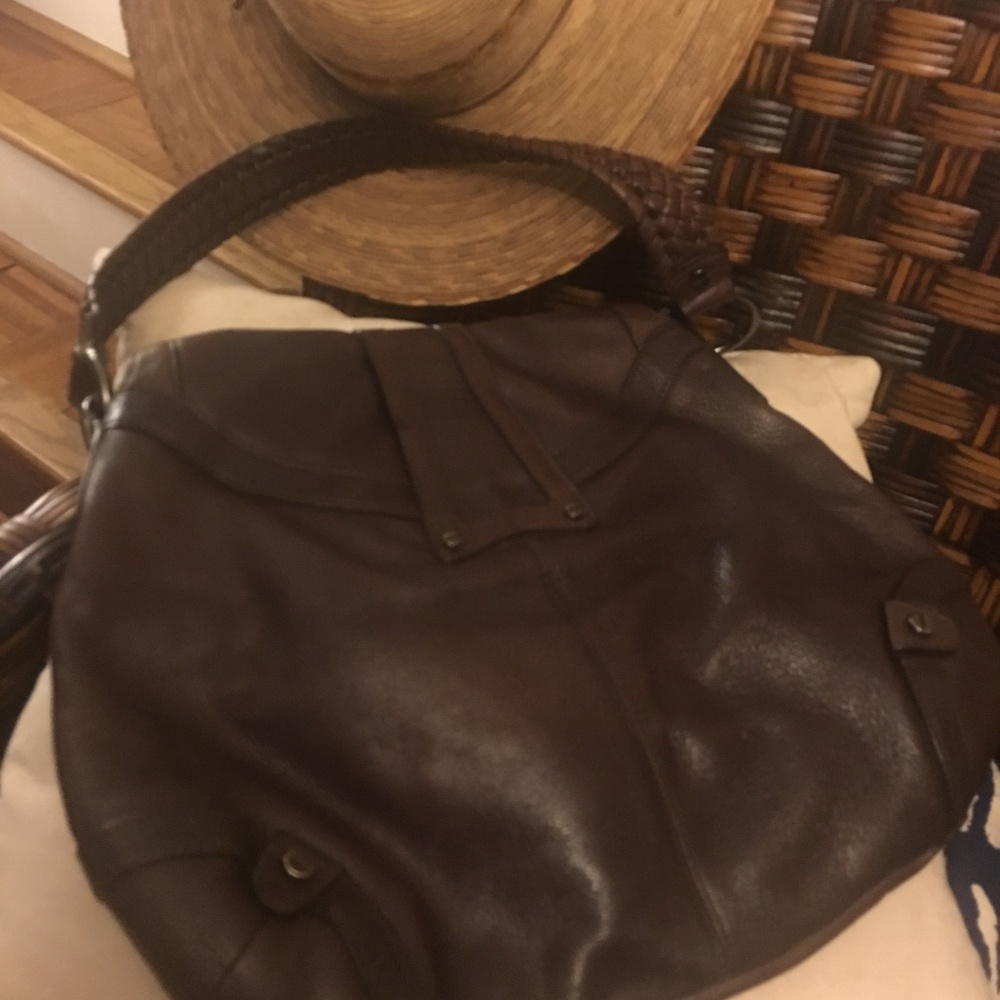 🌹Sophisticated styled shoulder bag -ELLIOTT LUCCA
